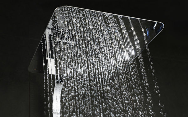 Chrómový sprchový panel s hlavovou sprchou a ručnou sprškou