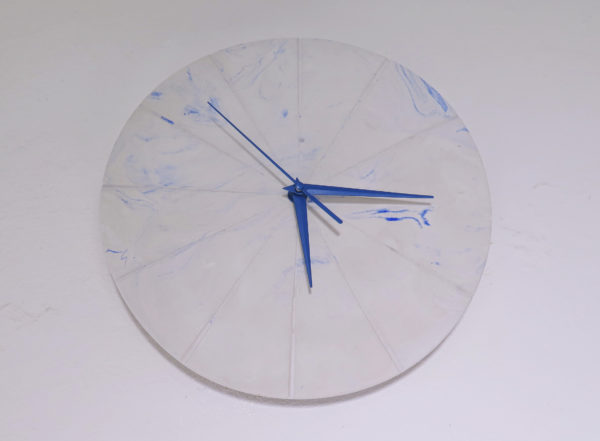 Ručne vyrobené nástenné hodiny - Pure blue marble